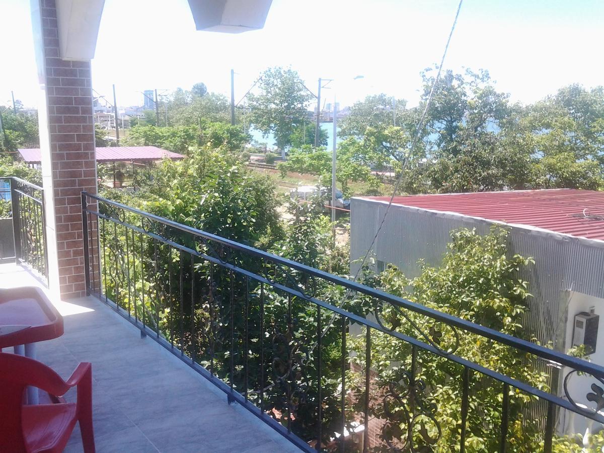 Merab House บาทูมิ ภายนอก รูปภาพ