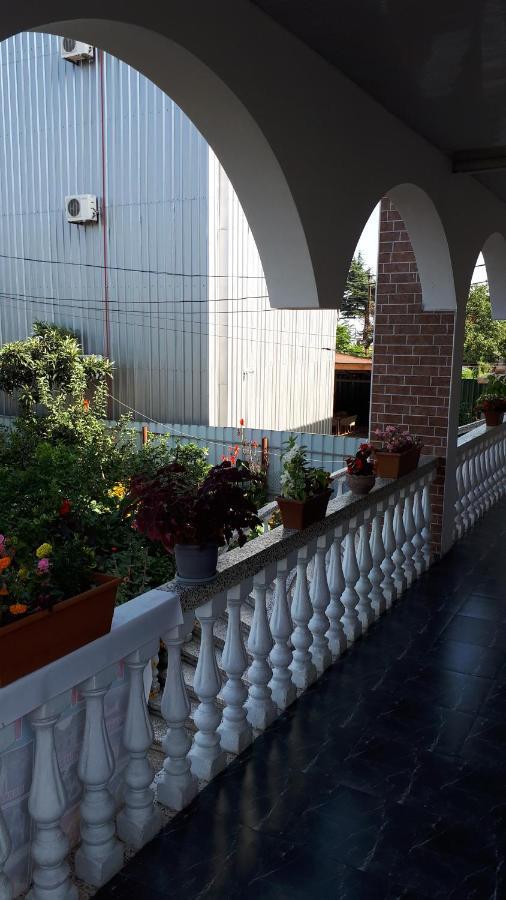 Merab House บาทูมิ ภายนอก รูปภาพ